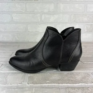 Ariat Astor Ankle Booties Womens 6.5 B Black Leather Low Heel Zip Coast Cowgirl thumbnail 5