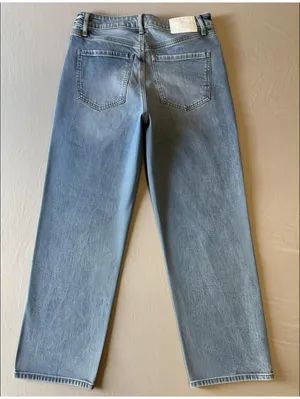 Express Relaxed Straight Ankle High-Rise Jeans Size 6R Light Wash thumbnail 2