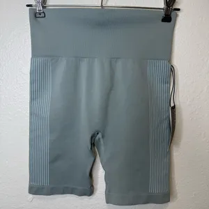 Bailey/44 Sport Set Grey Ribbed Cropped Tank and Matching Bike Shorts Size Small thumbnail 2