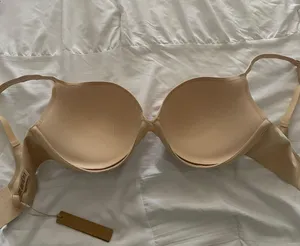 SKIMS ultimate push up plunge bra  Size : 34DDD thumbnail 8