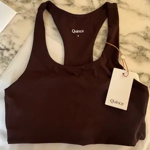 NWT Quince Women's Ultra Form Scoop Neck Espresso Brown Cropped Sports Bra Sz S thumbnail 4