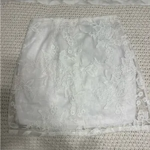 Yoins White Lace Skirt thumbnail 1