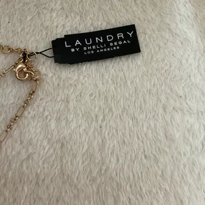 Laundry by Shelli Segal thumbnail 4