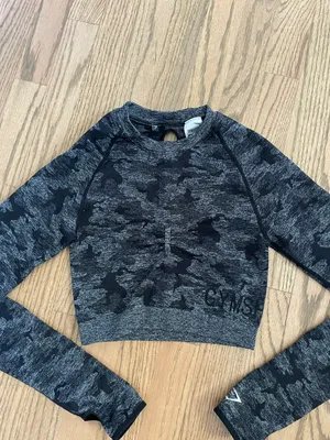 Gymshark Adapt Camo Crop Top thumbnail 5