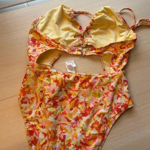 Cupshe One-Piece Swimsuit thumbnail 2