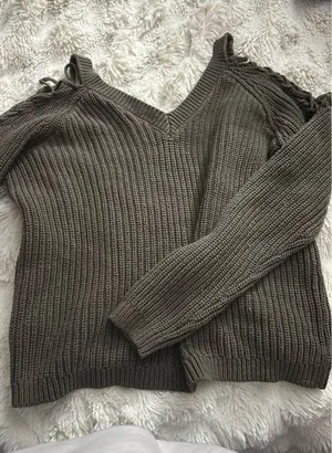 Green sweater Size XS thumbnail 1
