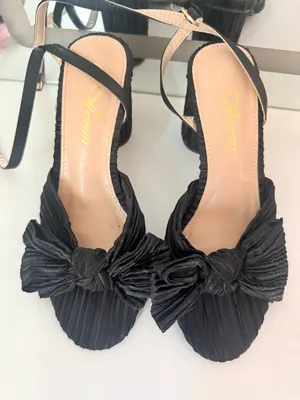 Black Bow Heels Size 7 thumbnail 1