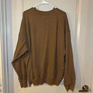 Brandy Melville Erica Sweatshirt Brown thumbnail 2