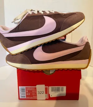 Women’s Nike Pacific 8W thumbnail 1