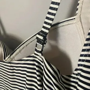 NIPTUCK SWIM Joanne One-Piece Swimsuit Size 6 Sorrento Black &‎ White Stripe thumbnail 8