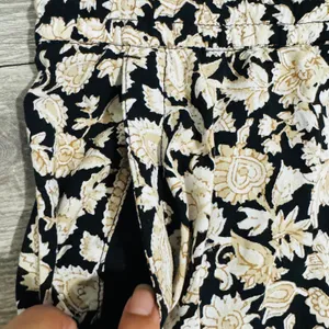 Old Navy Womens Pants XXL Black Tan Floral Print‎ Elastic Waist Cropped Casual thumbnail 3