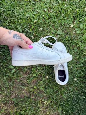 Nike Court Royale 2 Low Triple White Sneakers Women’s Size 6.5 thumbnail 2