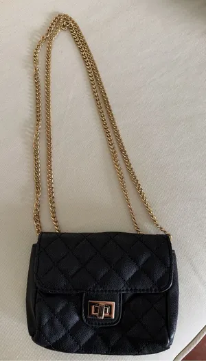 Black Quilted Chain-Shoulder Crossbody Bag thumbnail 1