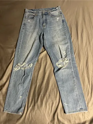 American Eagle Outfitters Light Blue Ripped Straight-Leg Mom Jeans Size 4 thumbnail 1
