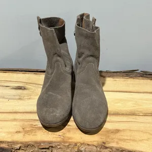 Frye Sarah‎ Shortie Suede Ankle Boots Size 7 B103 thumbnail 3