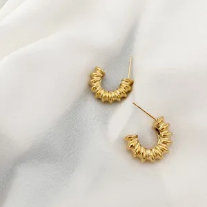 18k Gold Retro Inspired Textured Hoop Earrings thumbnail 7
