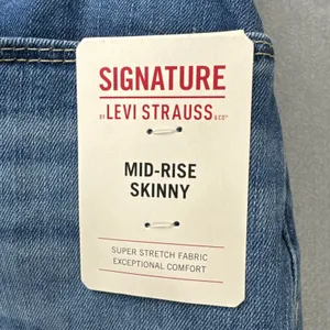 NWT Levi's Signature Jeans Women's 20M Mid Rise Skinny Jeans thumbnail 3