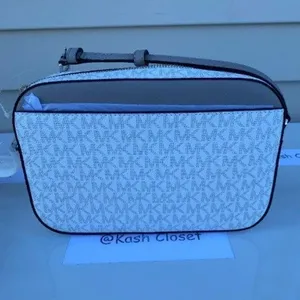 Michael Kors Bright White Chain Crossbody Purse thumbnail 4