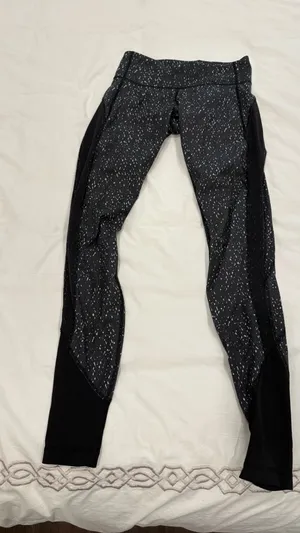 Lululemon Leggings sz 4 thumbnail 1