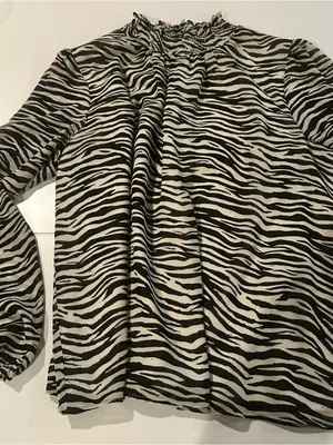 NWOT J. Crew Black and White Smocked Zebra Top. Sz Medium thumbnail 1