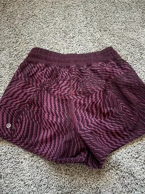 lululemon athletica Maroon Patterned Running Shorts thumbnail 4
