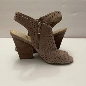 Vince Camuto Kellija Taupe Suede Perforated Peep Toe Block Heel Booties Size 7.5 thumbnail 8