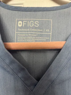 Blue FIGS Scrub Top One-Pocket thumbnail 3