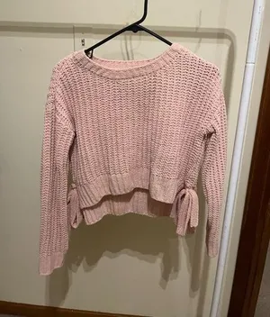 Pink sweater thumbnail 1