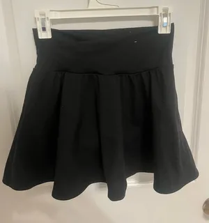 Old Navy Black Skirt thumbnail 1