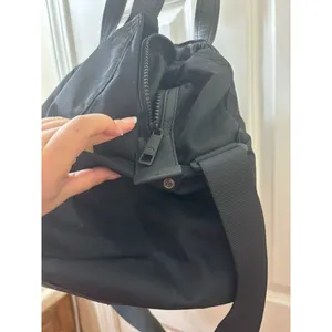 Lululemon Out of Range Black Duffle Overnight Gym Weekender Bag Unisex thumbnail 5