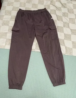Vuori Boyfriend Cargo Sweatpant size L thumbnail 1