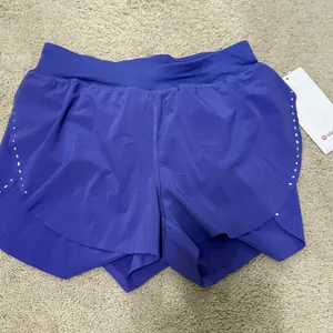 Lululemon Find Your Pace Shorts, NWT! thumbnail 1