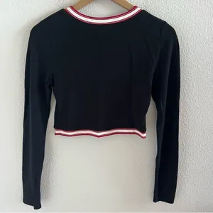 Abercrombie Longsleeve Ring Collar Crop Top Black Red Cream Preppy Medium thumbnail 3