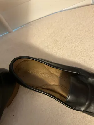 Classic Black Leather Women's Slip-On Loafers thumbnail 6