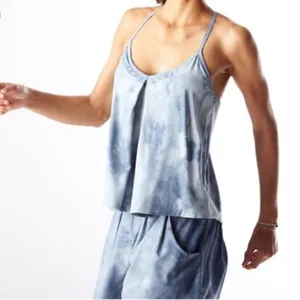 ✨ Lucy Unhindered Bra Top✨ Blue Size M thumbnail 1