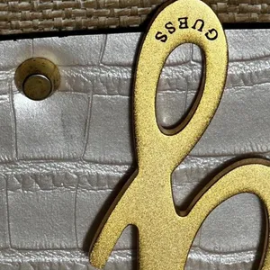 T309. vintage GUESS woven straw and beige croc-embossed tote bag thumbnail 2