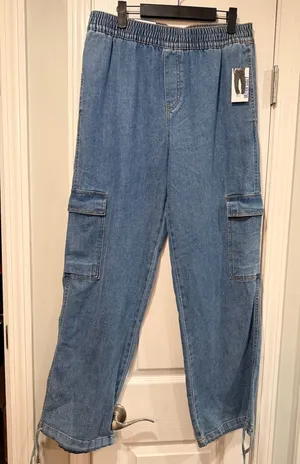 NWT Vanilla Star Size L 12-14 Ultra Cozy Pull On Stretch Denim Cargo Jeans Pants thumbnail 1