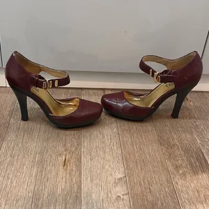 Michael Kors Burgundy Black Leather Heels 3.5in Size 6.5 thumbnail 9