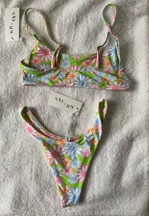 Grey Bandit X ANA Sold Out Green Floral Bikini S/M NWT thumbnail 2