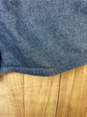 Women’s Levi's 900 Series Vintage High-Waist Blue Denim Shorts thumbnail 2