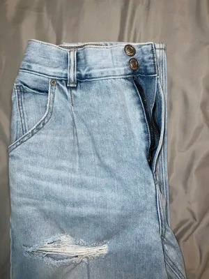 American Eagle Outfitters Moms Jeans thumbnail 3