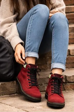 Dr. Martens Maelly Red Canvas Boots Women’s 8 EU 39 UK 6 Lace Up thumbnail 1