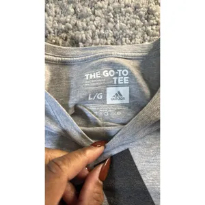 Adidas The Go-To Tee Womens L Gray Graphic Logo Short Sleeve T-Shirt thumbnail 2