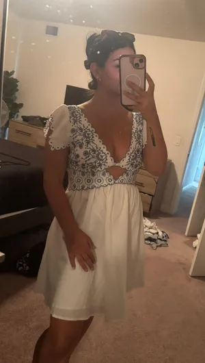 Dress thumbnail 1