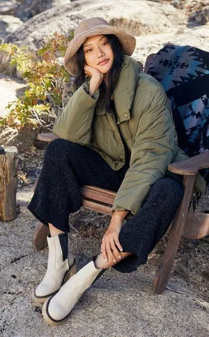 Free People NWT Weekender Olive Green Quilted Puffer Jacket. Size Large thumbnail 1