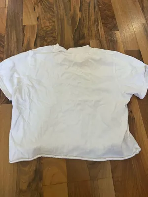 Brandy Melville Crop Top White shrit thumbnail 3