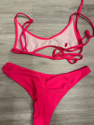 Amazon Bright Pink Bikini Set thumbnail 2