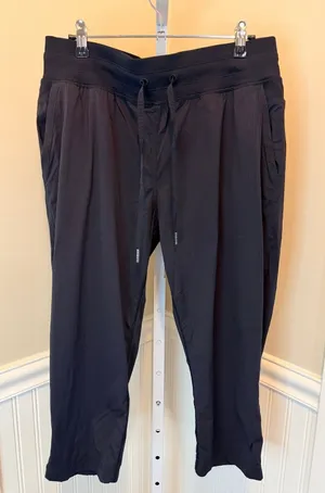 Lululemon‎ Dance Studio Crop Black Lightweight Joggers Size 10 thumbnail 1