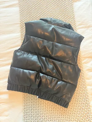 Abercrombie & Fitch Black Puffer Vest thumbnail 4