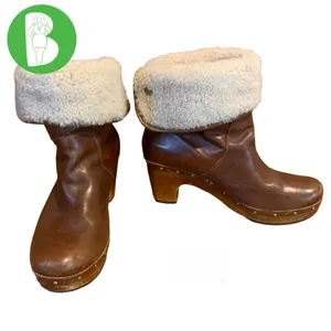 Ugg "Lynnea" Cognac Brown Leather Clog Boots With Sherpa Lining (10) thumbnail 2